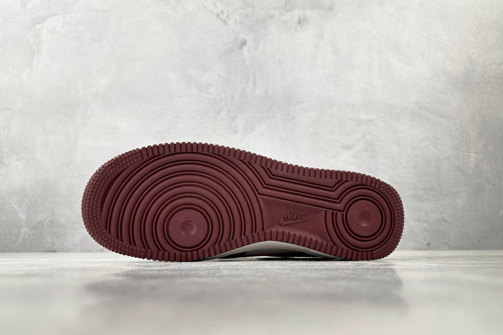 200 Nike Air Force 1 棕白色 FQ8714-302