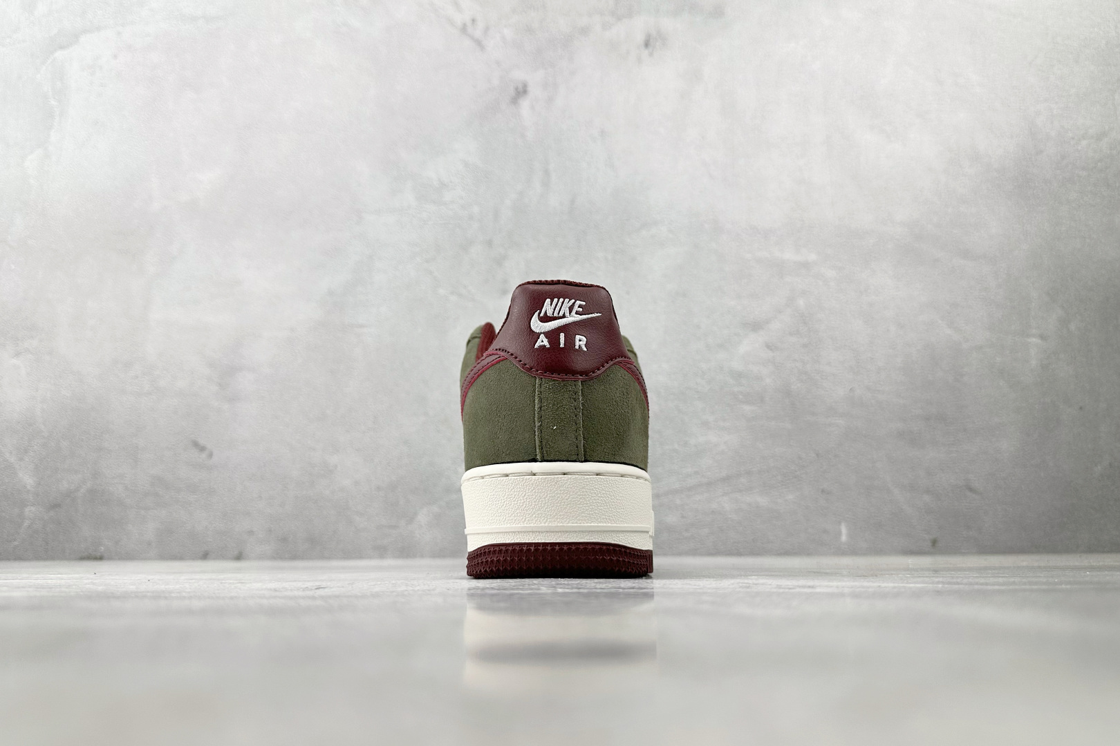 200 Nike Air Force 1 棕白色 FQ8714-302