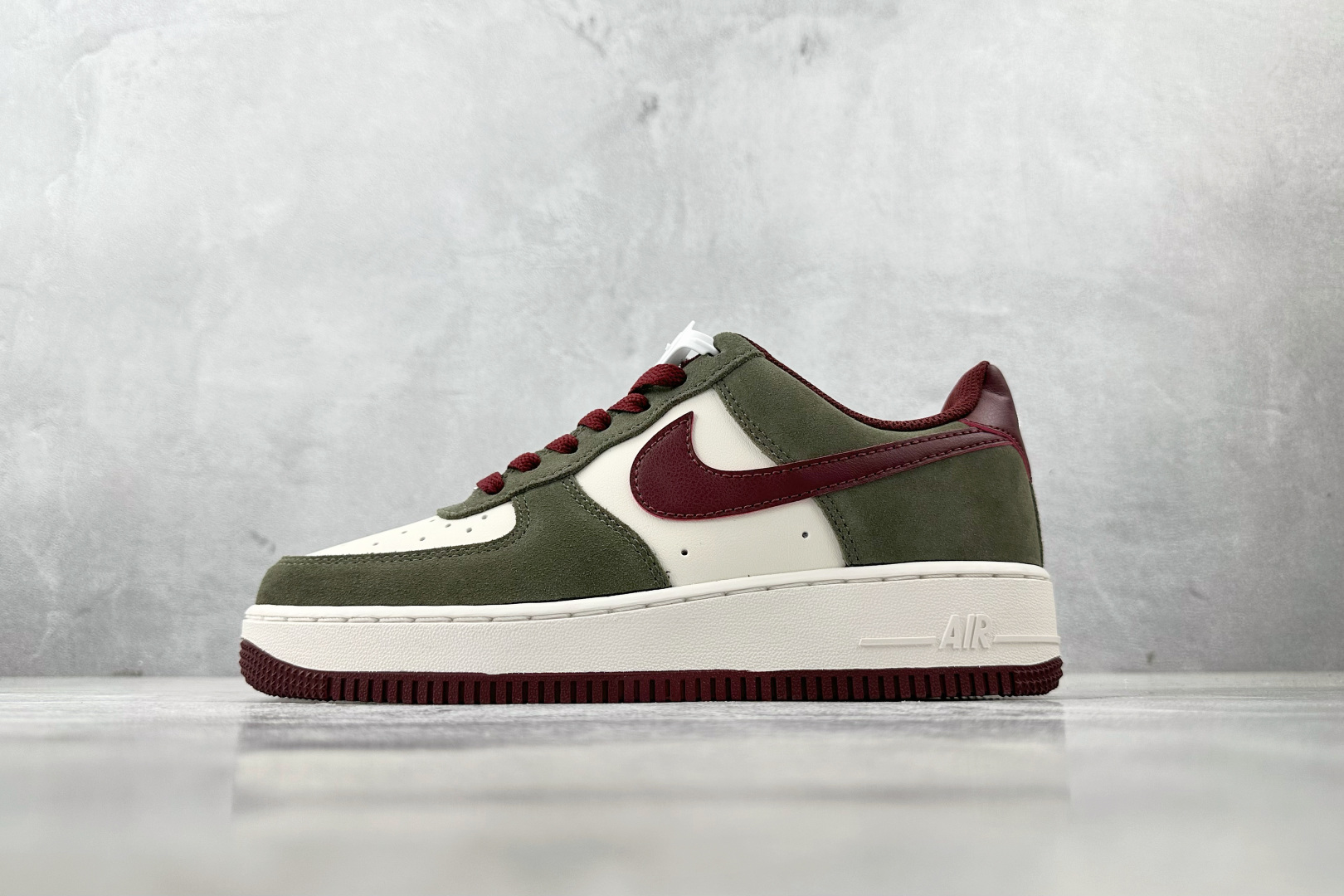 200 Nike Air Force 1 棕白色 FQ8714-302