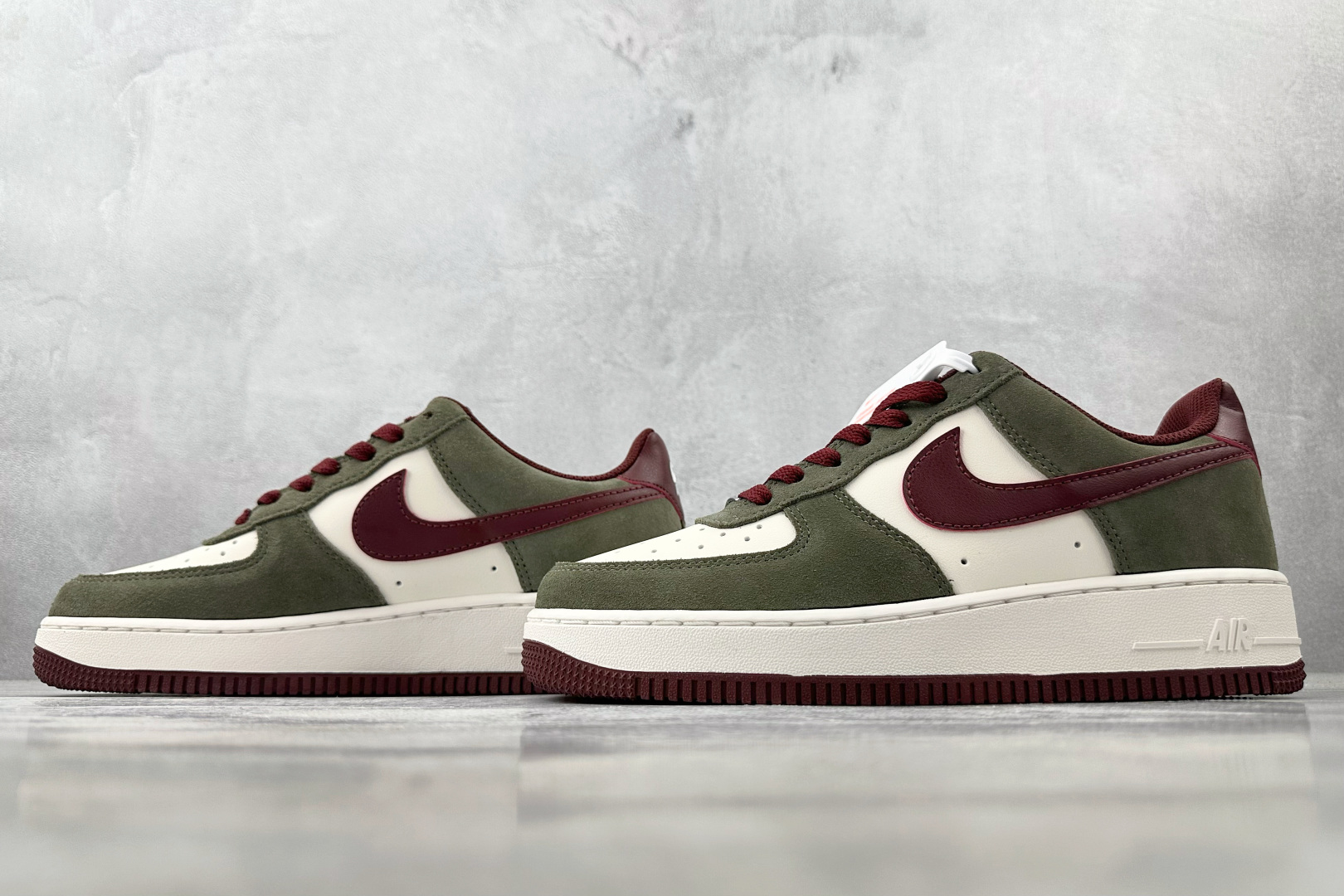 200 Nike Air Force 1 棕白色 FQ8714-302