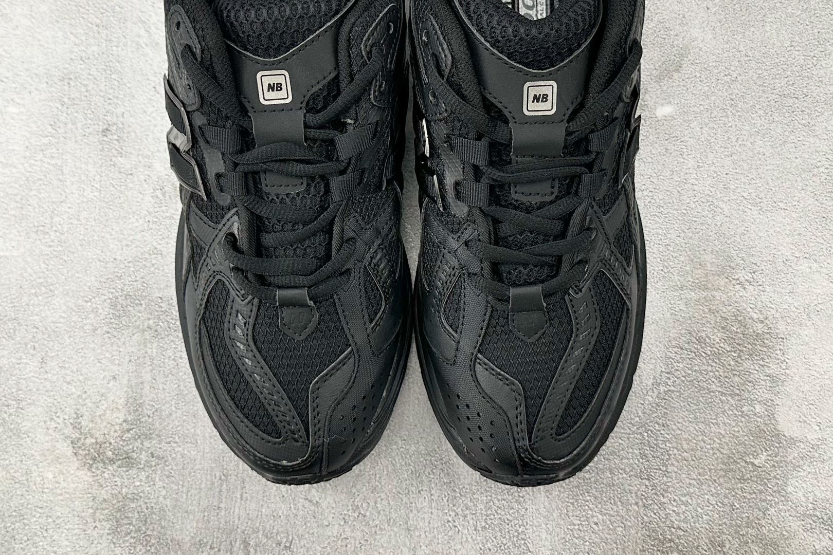 FC 本地💰200
纯原出品  New Balance NB 1906U 黑色

货号：M1906NJ
尺码：36 36.5 37 38.5 39 40 40.5 41 42 42.5 43 44 44.5 45 46 46.5
编码：30