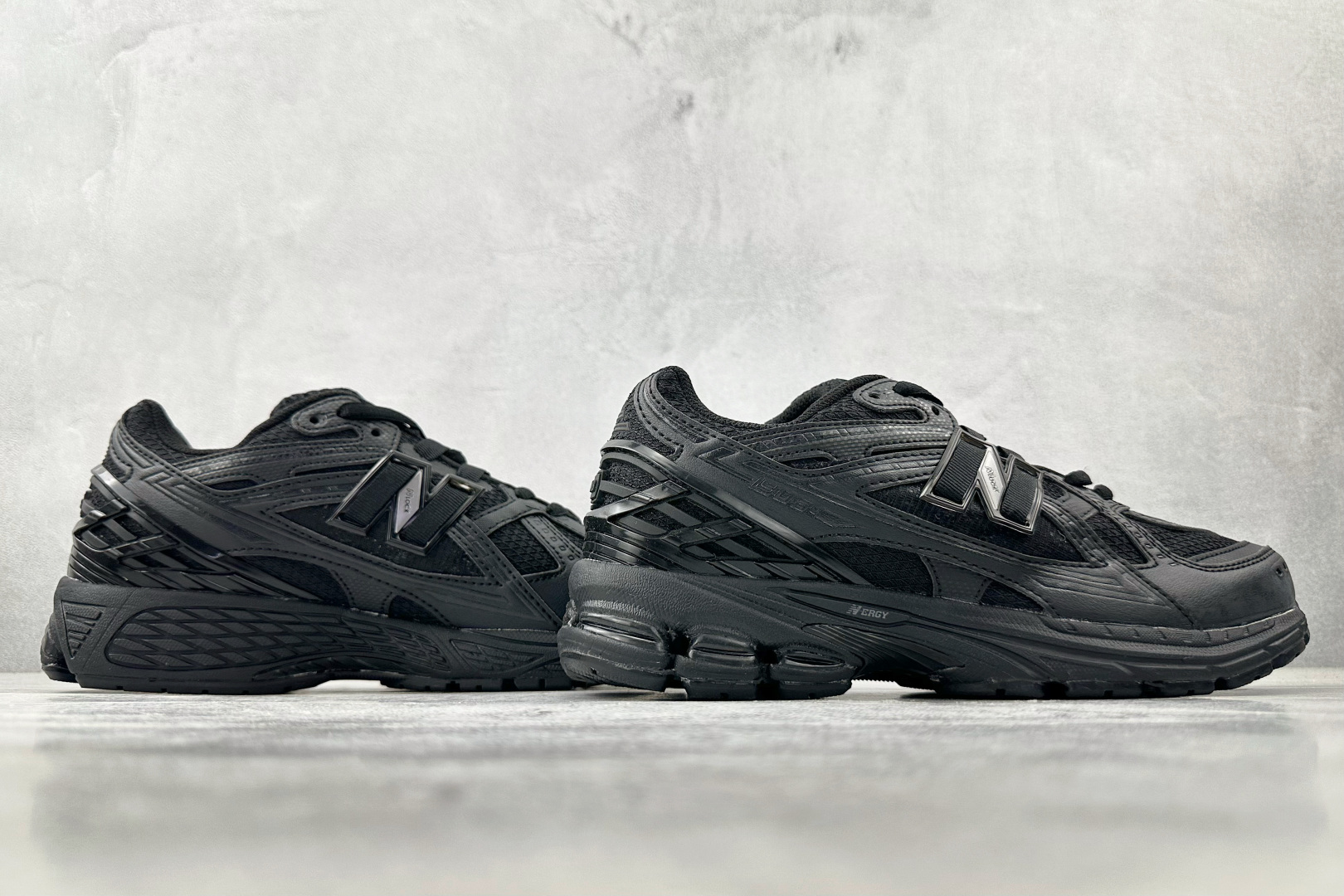 FC 本地💰200
纯原出品  New Balance NB 1906U 黑色

货号：M1906NJ
尺码：36 36.5 37 38.5 39 40 40.5 41 42 42.5 43 44 44.5 45 46 46.5
编码：30