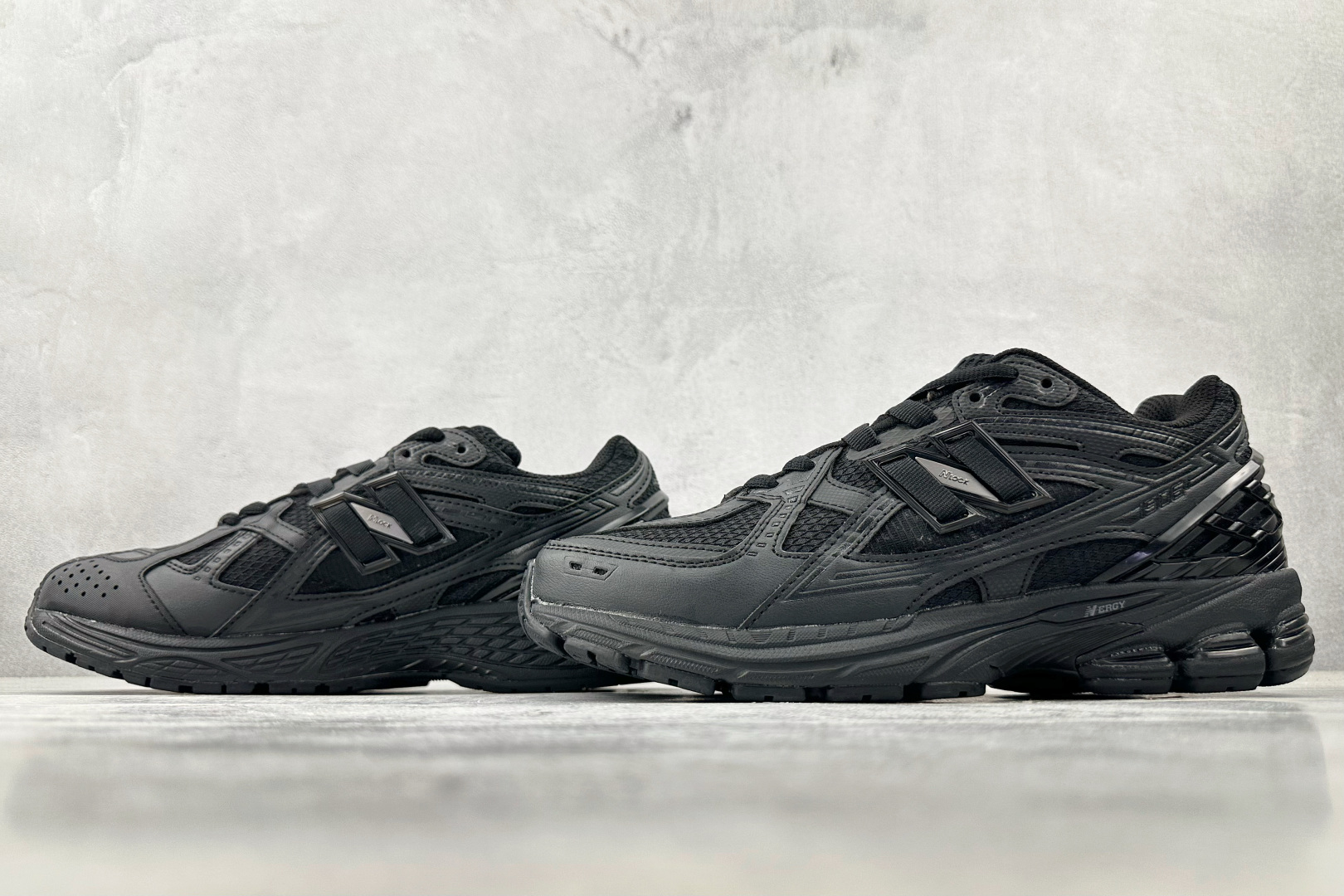 FC 本地💰200
纯原出品  New Balance NB 1906U 黑色

货号：M1906NJ
尺码：36 36.5 37 38.5 39 40 40.5 41 42 42.5 43 44 44.5 45 46 46.5
编码：30