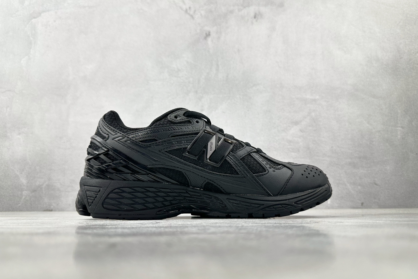 FC 本地💰200
纯原出品  New Balance NB 1906U 黑色

货号：M1906NJ
尺码：36 36.5 37 38.5 39 40 40.5 41 42 42.5 43 44 44.5 45 46 46.5
编码：30