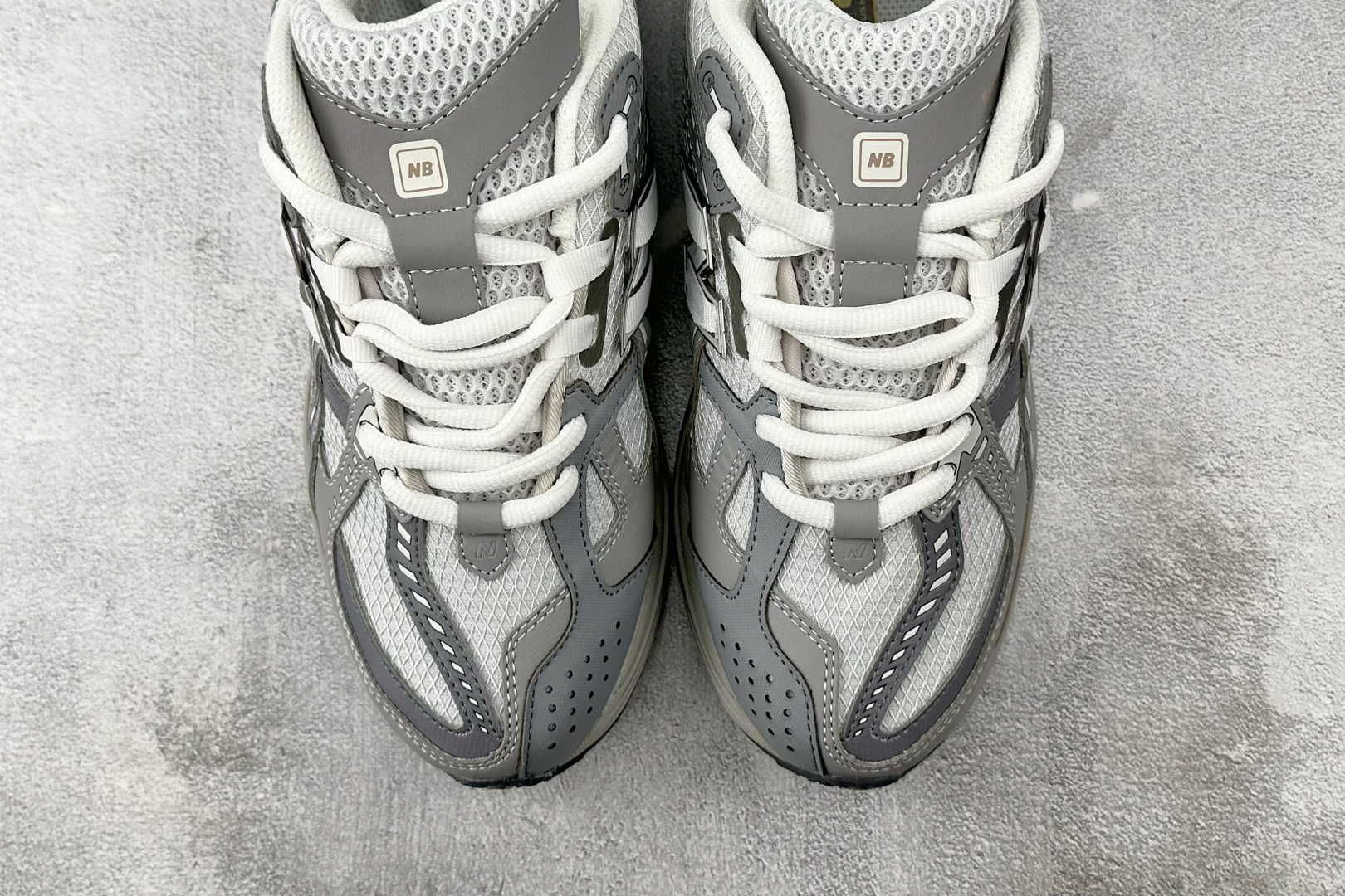 FC 本地💰200
纯原出品  New Balance NB 1906N 灰色

货号：M1906NB
尺码：36 36.5 37 38.5 39 40 40.5 41 42 42.5 43 44 44.5 45 46 46.5
编码：30
