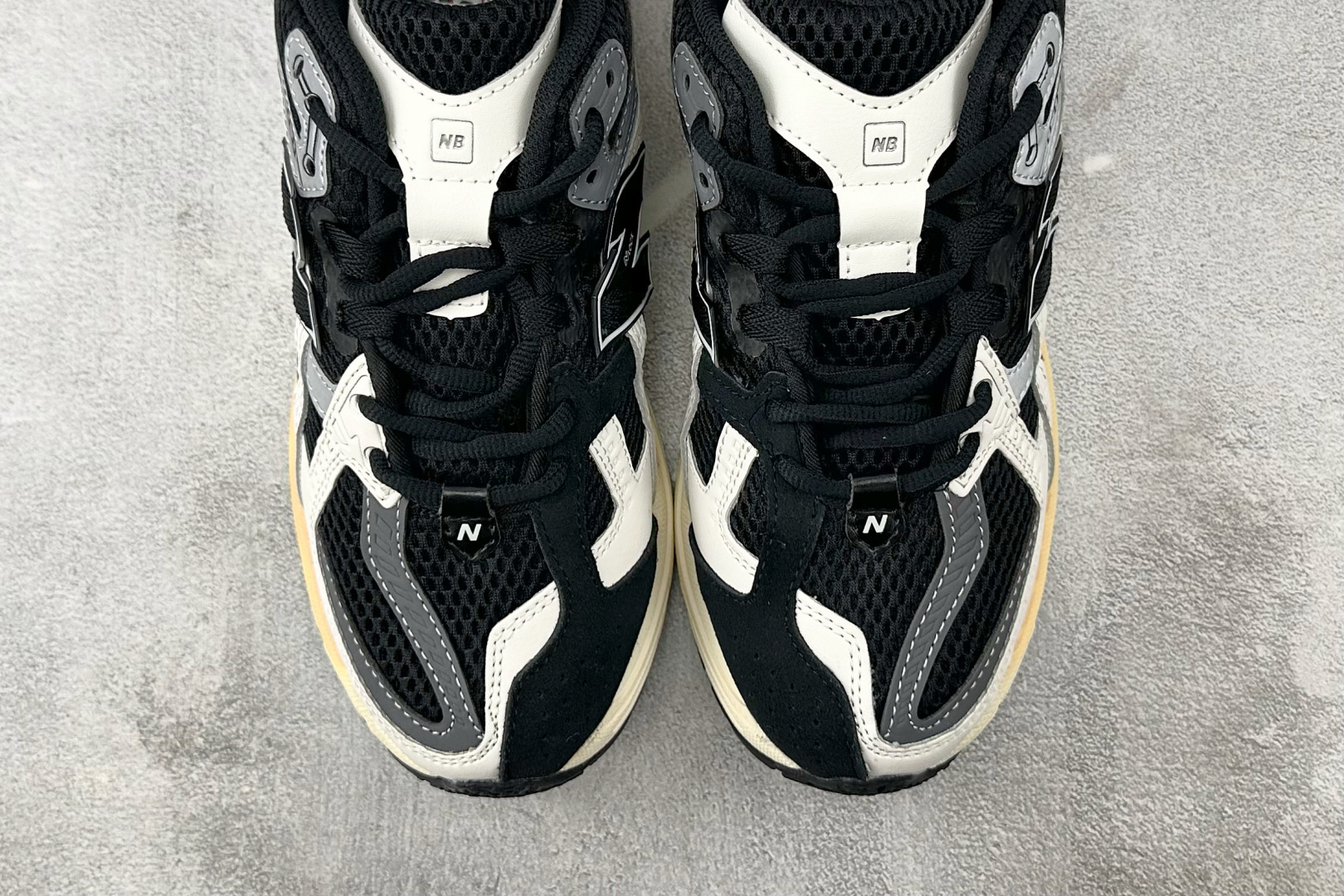 FC 本地💰200
纯原出品  New Balance NB 1906U 黑米色

货号：U1906NC
尺码：36 36.5 37 38.5 39 40 40.5 41 42 42.5 43 44 44.5 45 46 46.5
编码：30