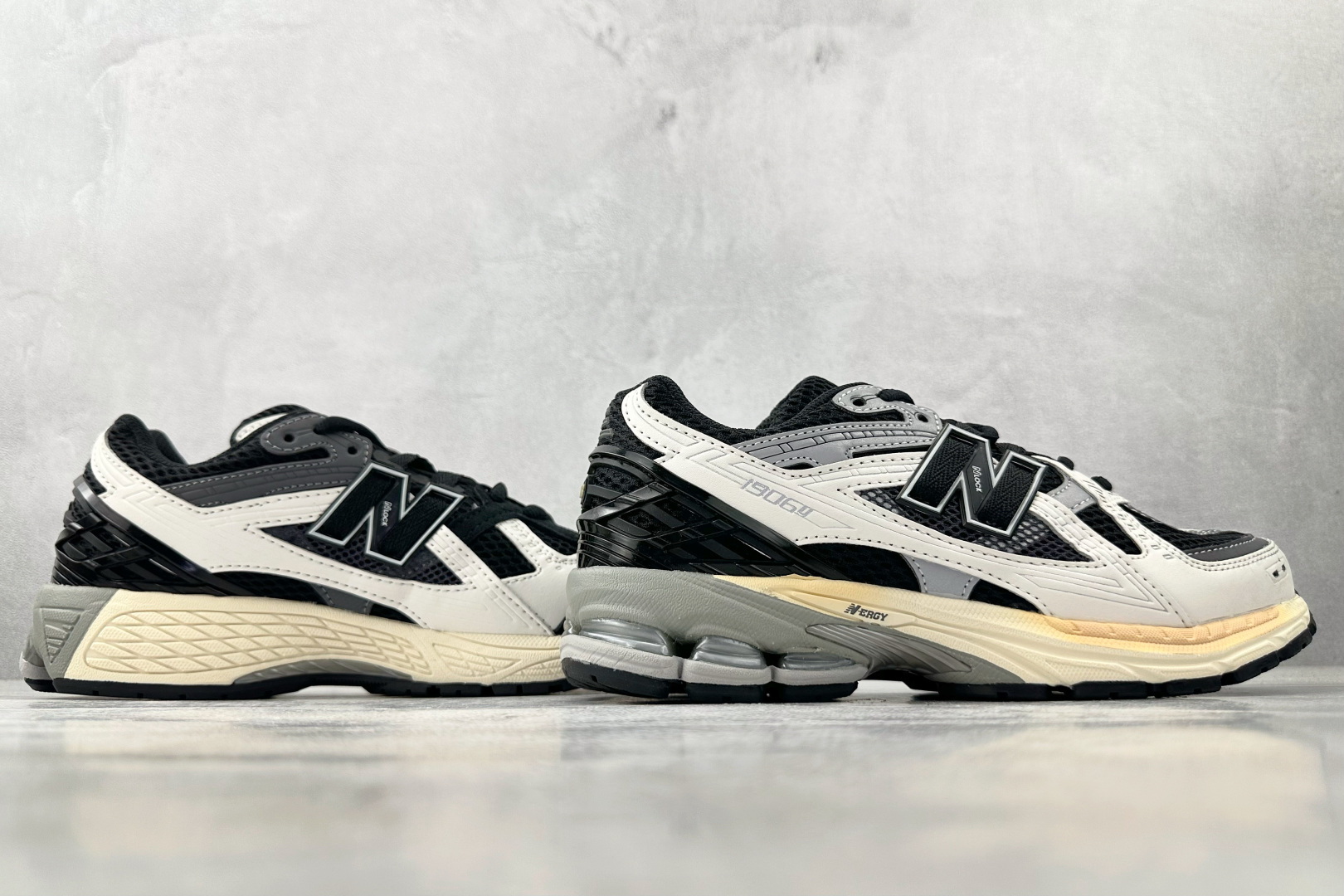 FC 本地💰200
纯原出品  New Balance NB 1906U 黑米色

货号：U1906NC
尺码：36 36.5 37 38.5 39 40 40.5 41 42 42.5 43 44 44.5 45 46 46.5
编码：30