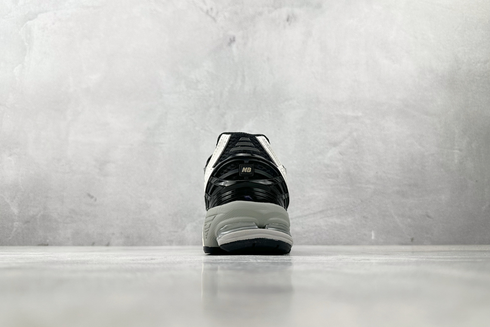 FC 本地💰200
纯原出品  New Balance NB 1906U 黑米色

货号：U1906NC
尺码：36 36.5 37 38.5 39 40 40.5 41 42 42.5 43 44 44.5 45 46 46.5
编码：30