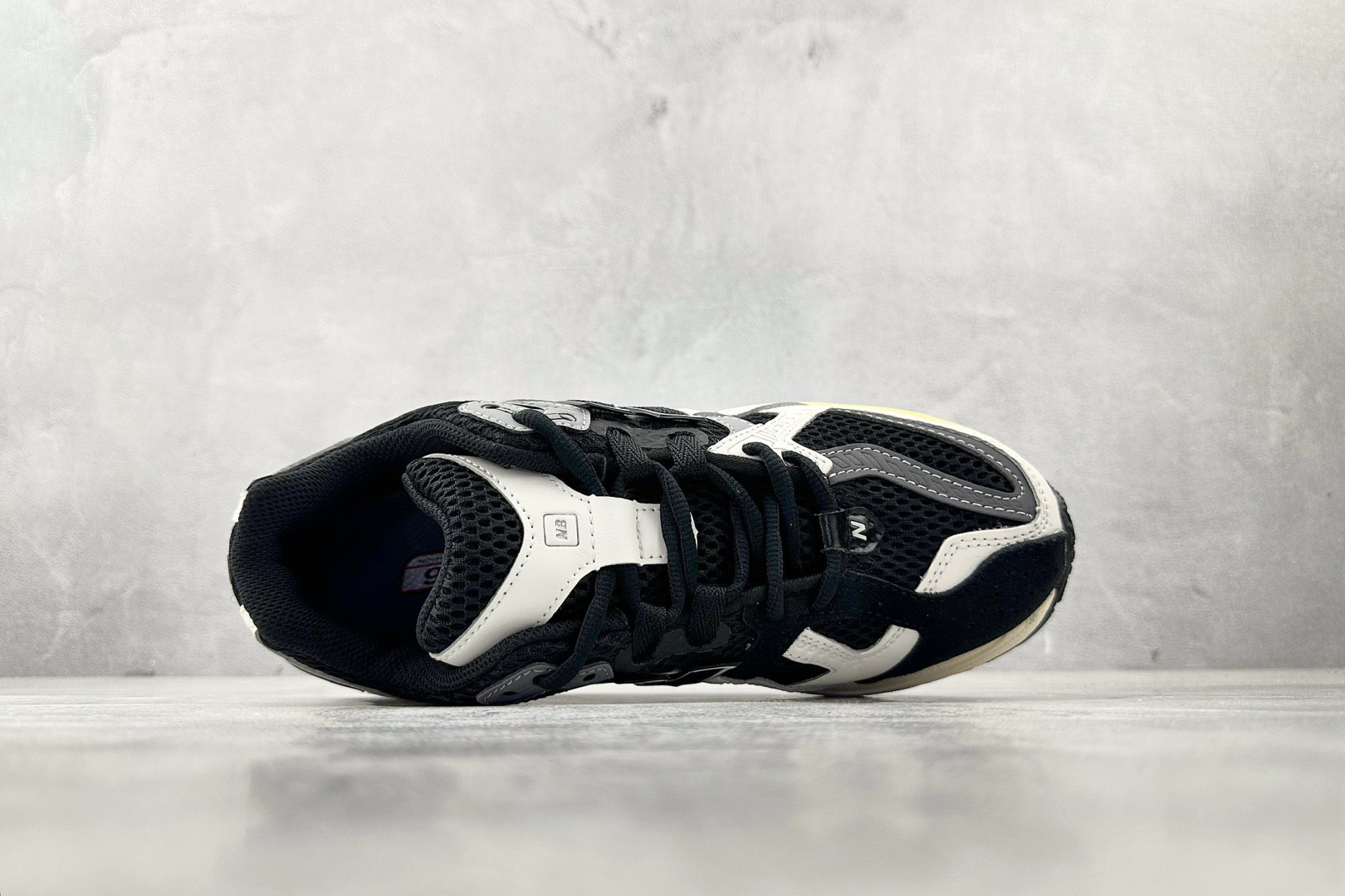 FC 本地💰200
纯原出品  New Balance NB 1906U 黑米色

货号：U1906NC
尺码：36 36.5 37 38.5 39 40 40.5 41 42 42.5 43 44 44.5 45 46 46.5
编码：30
