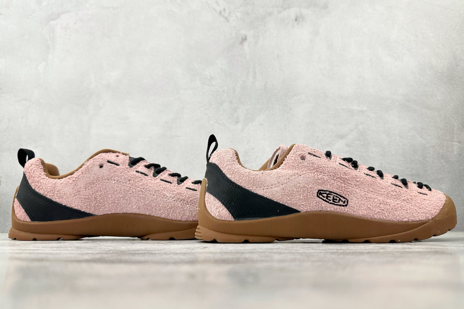 FC 本地💰180
Highsnobiety KEEN Jasper "Downtown"粉色

货号：1029407
尺码：36 36.5 37 38.5 39 40 40.5 41 42 42.5 43 44 44.5 45 46 
编码：28