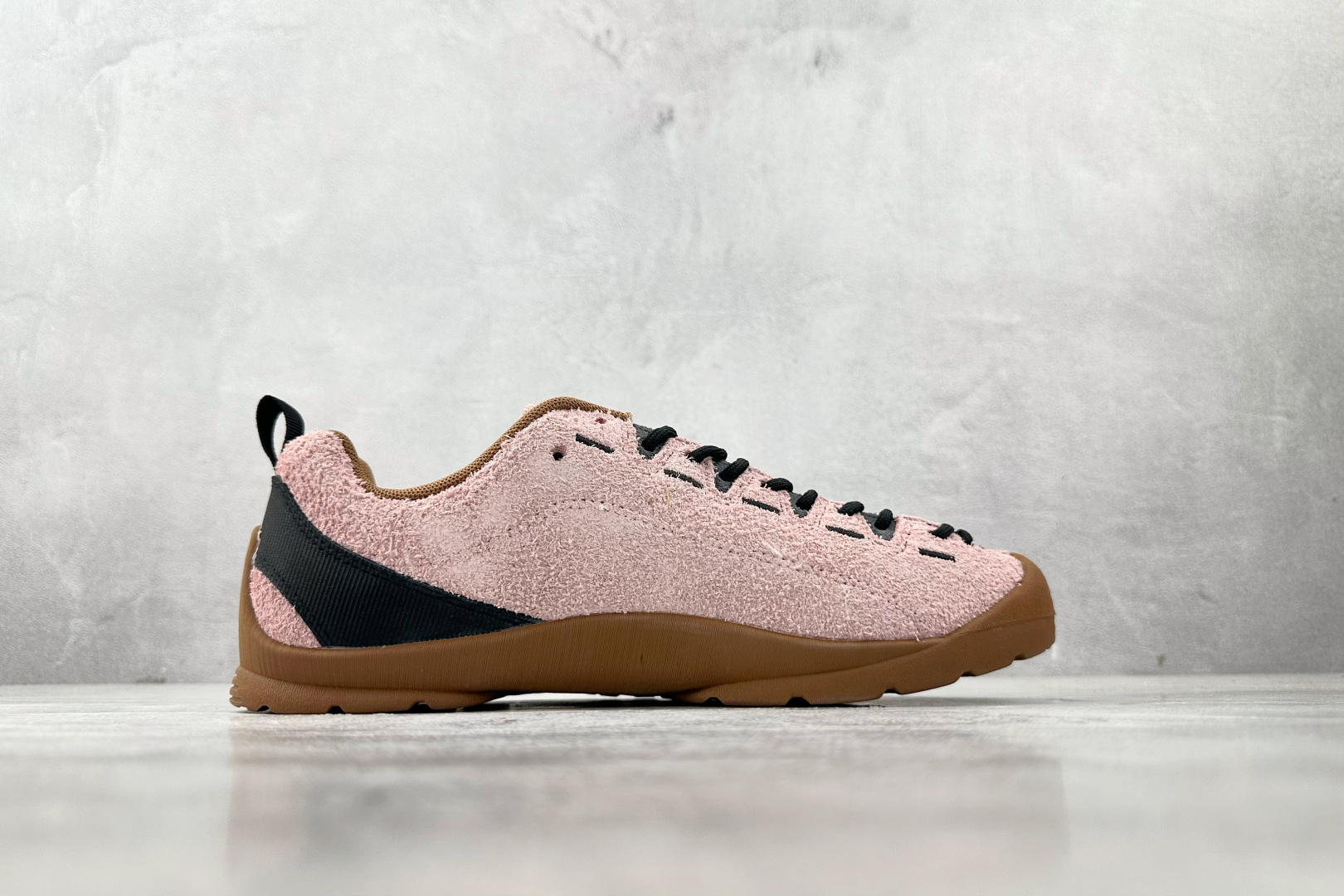 FC 本地💰180
Highsnobiety KEEN Jasper "Downtown"粉色

货号：1029407
尺码：36 36.5 37 38.5 39 40 40.5 41 42 42.5 43 44 44.5 45 46 
编码：28