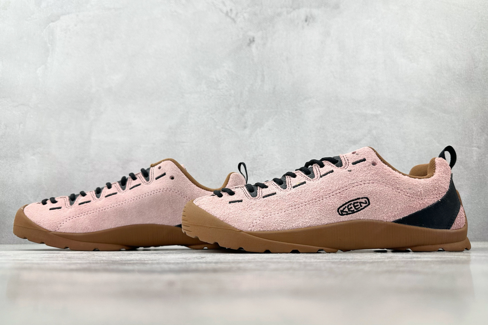 FC 本地💰180
Highsnobiety KEEN Jasper "Downtown"粉色

货号：1029407
尺码：36 36.5 37 38.5 39 40 40.5 41 42 42.5 43 44 44.5 45 46 
编码：28