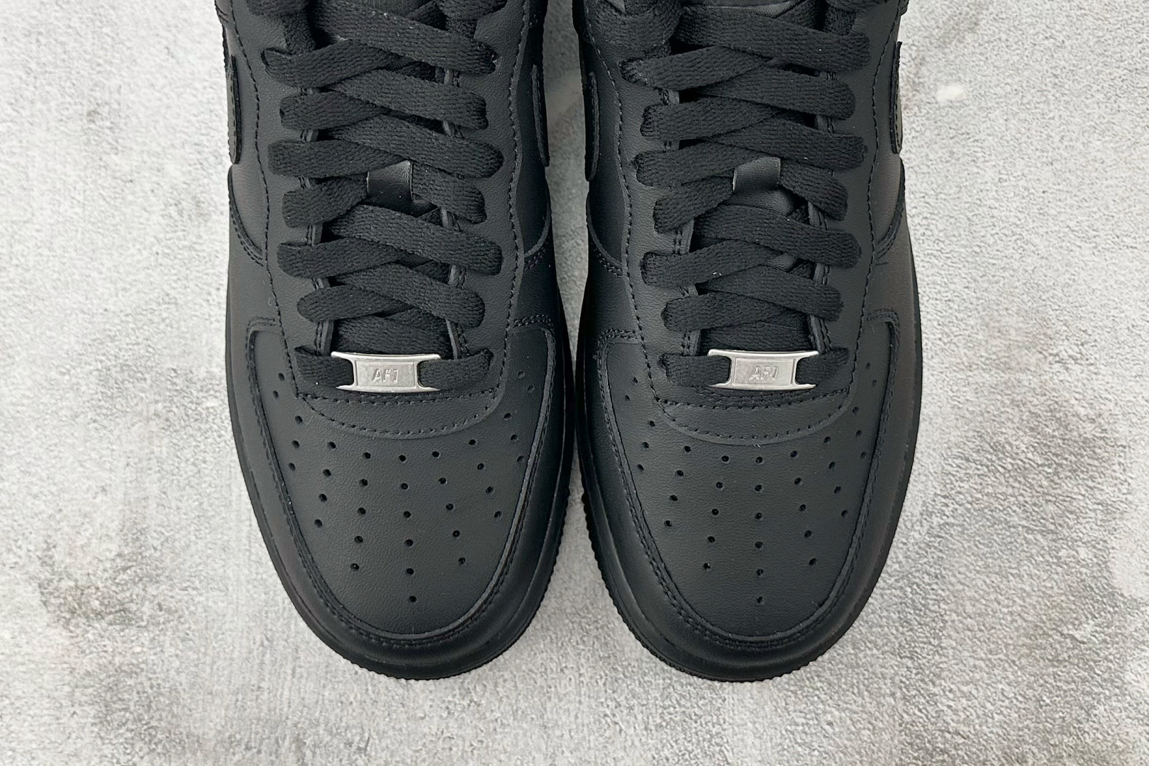 GX 
Nike Air Force 1'07 全黑

货号：CW2288 001
尺码：36 36.5
