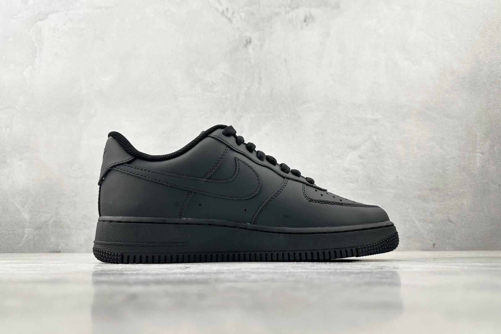 GX 
Nike Air Force 1'07 全黑

货号：CW2288 001
尺码：36 36.5