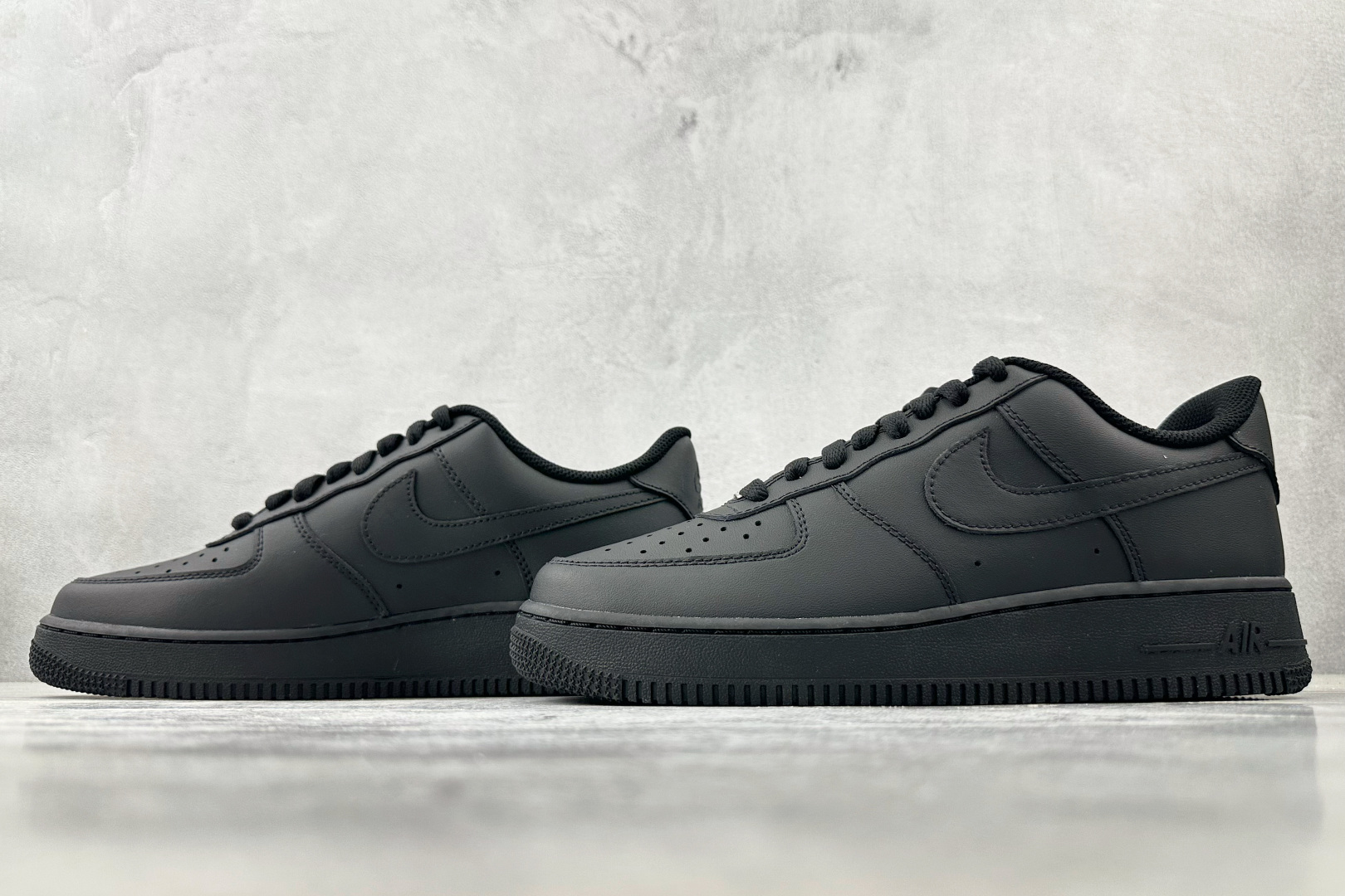 GX 
Nike Air Force 1'07 全黑

货号：CW2288 001
尺码：36 36.5