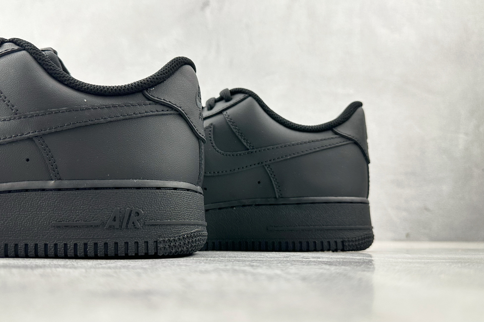 GX 
Nike Air Force 1'07 全黑

货号：CW2288 001
尺码：36 36.5