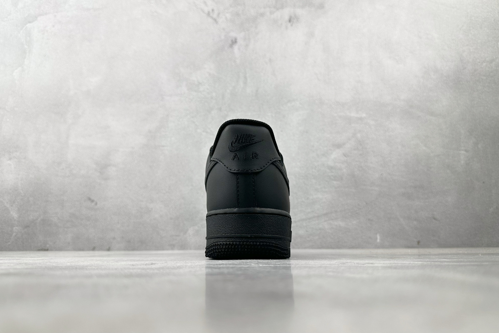 GX 
Nike Air Force 1'07 全黑

货号：CW2288 001
尺码：36 36.5