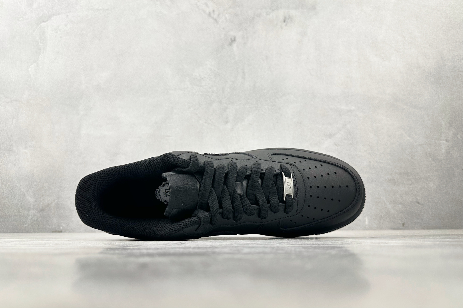 GX 
Nike Air Force 1'07 全黑

货号：CW2288 001
尺码：36 36.5