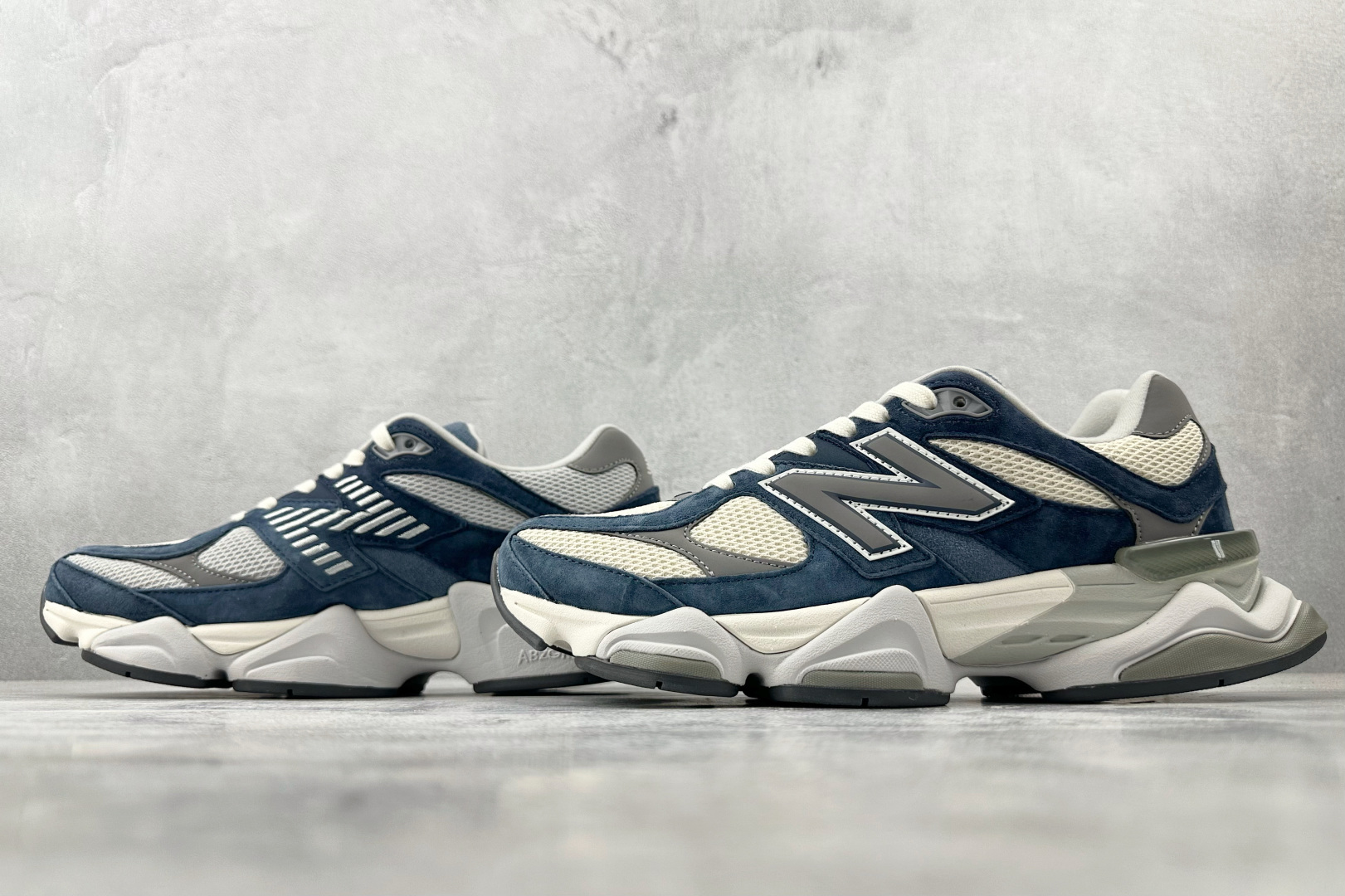 AY  本地💰230
New Balance NB 9060 浅蓝色

货号：U9060IND
尺码：36 36.5 37.5 38 38.5 39 40 40.5 41 42 42.5 43 44 44.5 45 46 46.5
编码：33