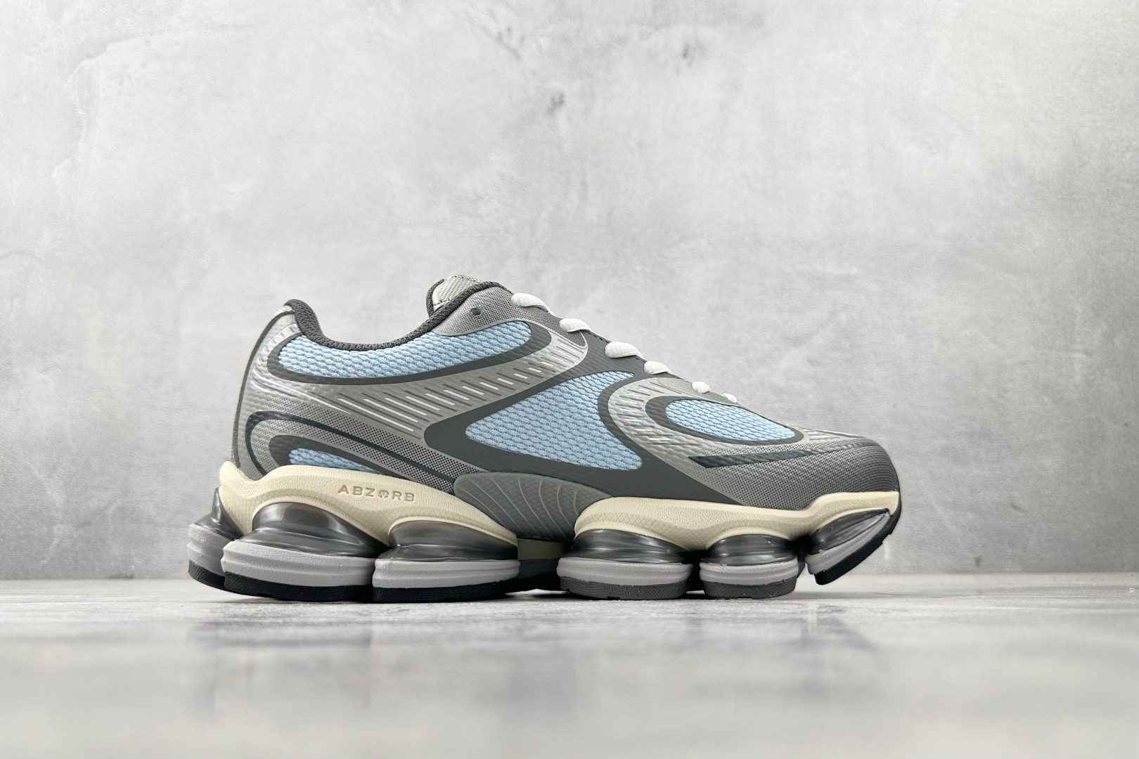 C 版 本地💰240
大厂出品 New Balance NB 2000 蓝灰

货号：U2000BA
尺码：36 36.5 37 38.5 39 40 40.5 41 42 42.5 43 44 44.5 45 46 46.5
编码：33