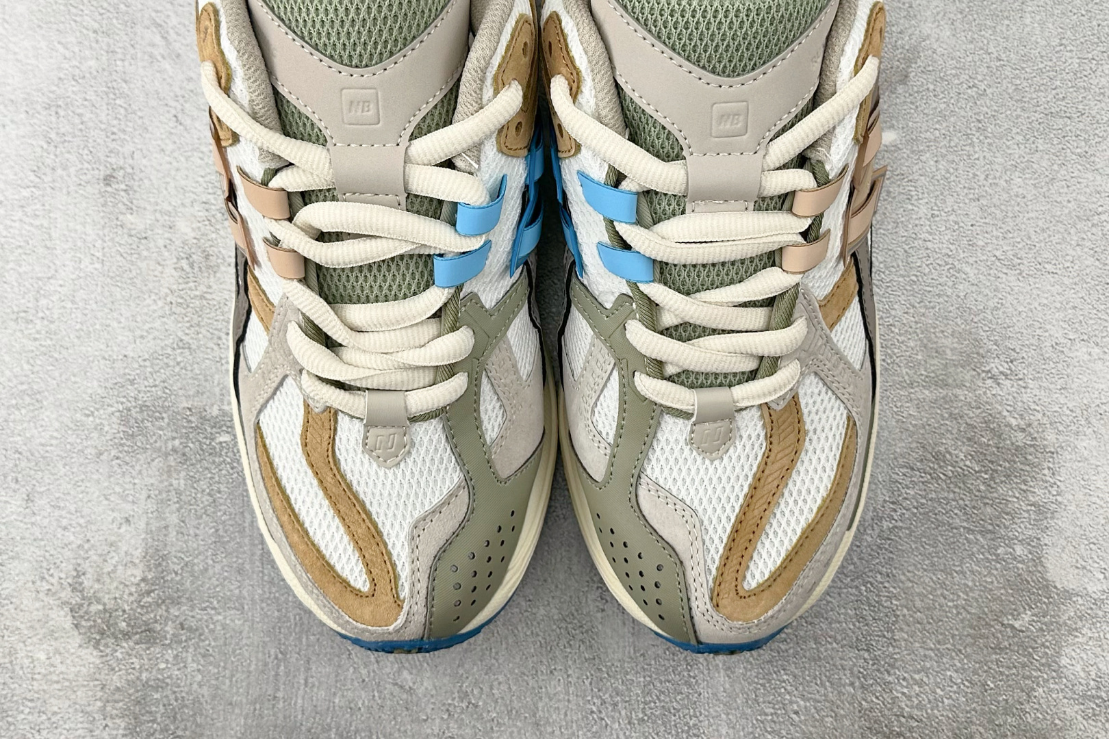FC 本地💰200
纯原出品 CONCEPTS x New Balance NB 1906U 棕白蓝

货号：M1906NCS
尺码：36 36.5 37 38.5 39 40 40.5 41 42 42.5 43 44 44.5 45 46 46.5
编码：30