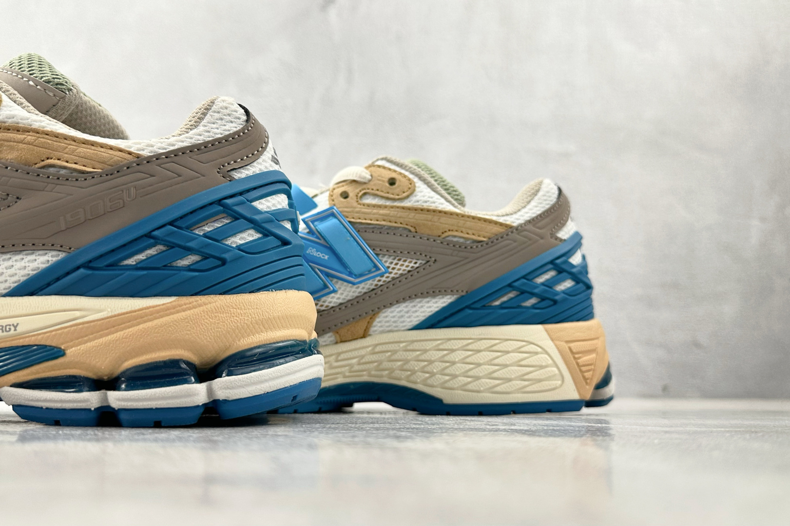 FC 本地💰200
纯原出品 CONCEPTS x New Balance NB 1906U 棕白蓝

货号：M1906NCS
尺码：36 36.5 37 38.5 39 40 40.5 41 42 42.5 43 44 44.5 45 46 46.5
编码：30