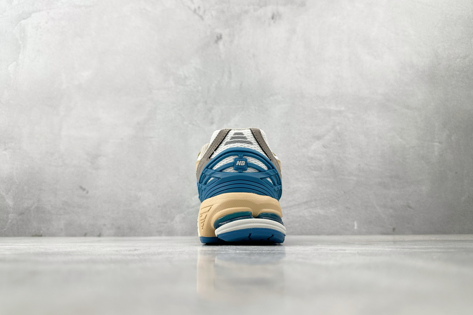 FC 本地💰200
纯原出品 CONCEPTS x New Balance NB 1906U 棕白蓝

货号：M1906NCS
尺码：36 36.5 37 38.5 39 40 40.5 41 42 42.5 43 44 44.5 45 46 46.5
编码：30