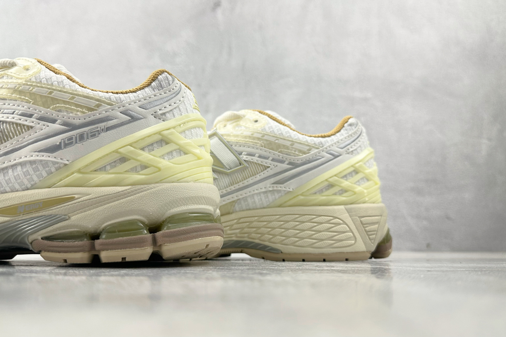 200 纯原出品 New Balance NB 1906R 米色 龙年限定 M1906NLY