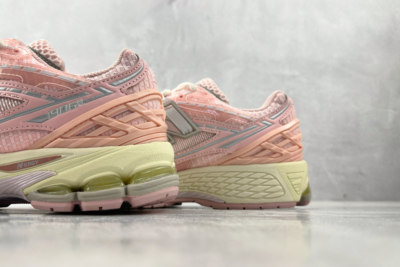 200 纯原出品 New Balance NB 1906R 粉色 M1906NLN