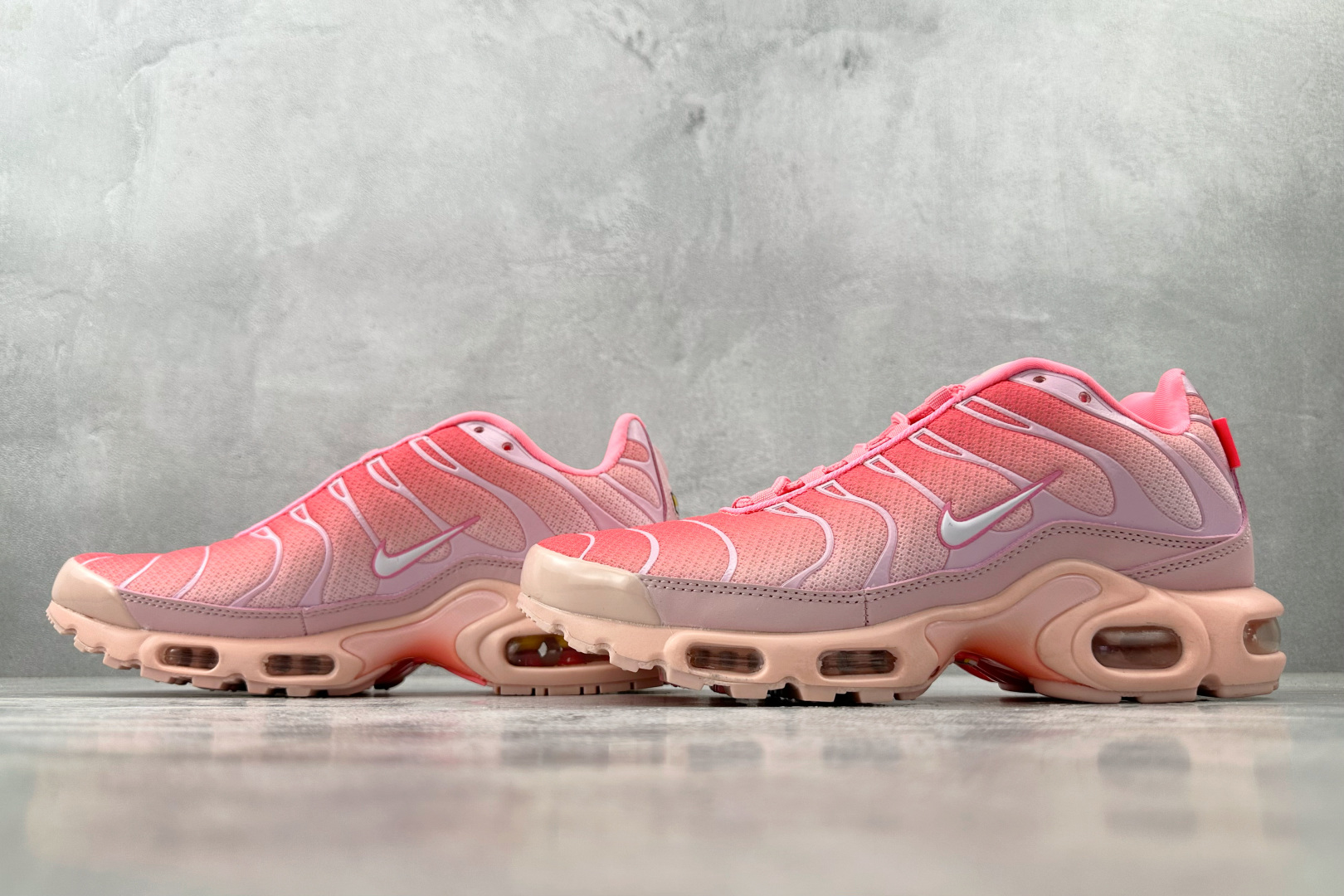 外贸 GW 本地💰150
Nike Air Max Plus 粉色 亚特兰大 城市限定

货号：DH0155-600
尺码：36 37 38 39 40 41 42 43 44 45 46 47 48 49
编码：25