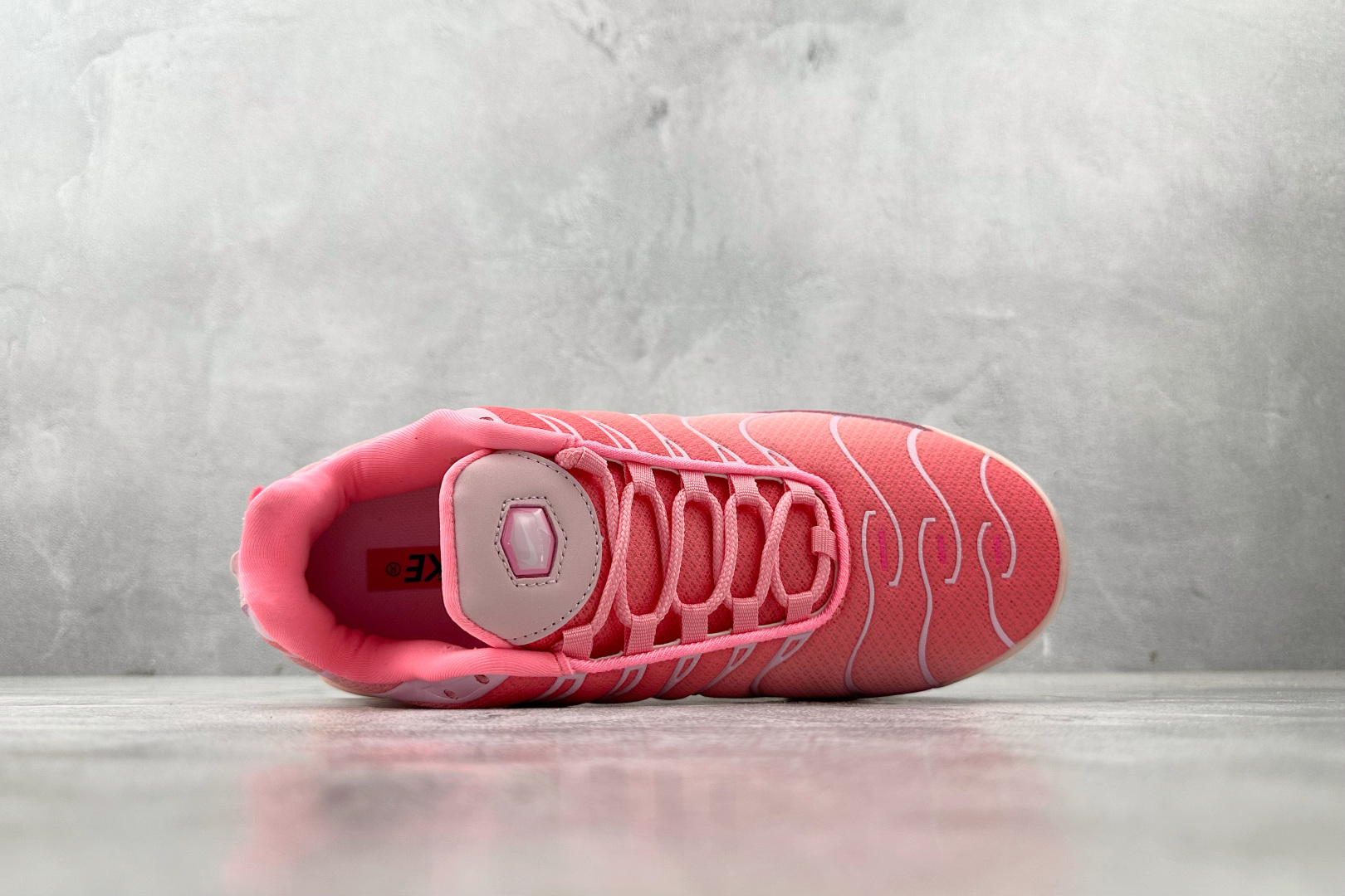 外贸 GW 本地💰150
Nike Air Max Plus 粉色 亚特兰大 城市限定

货号：DH0155-600
尺码：36 37 38 39 40 41 42 43 44 45 46 47 48 49
编码：25