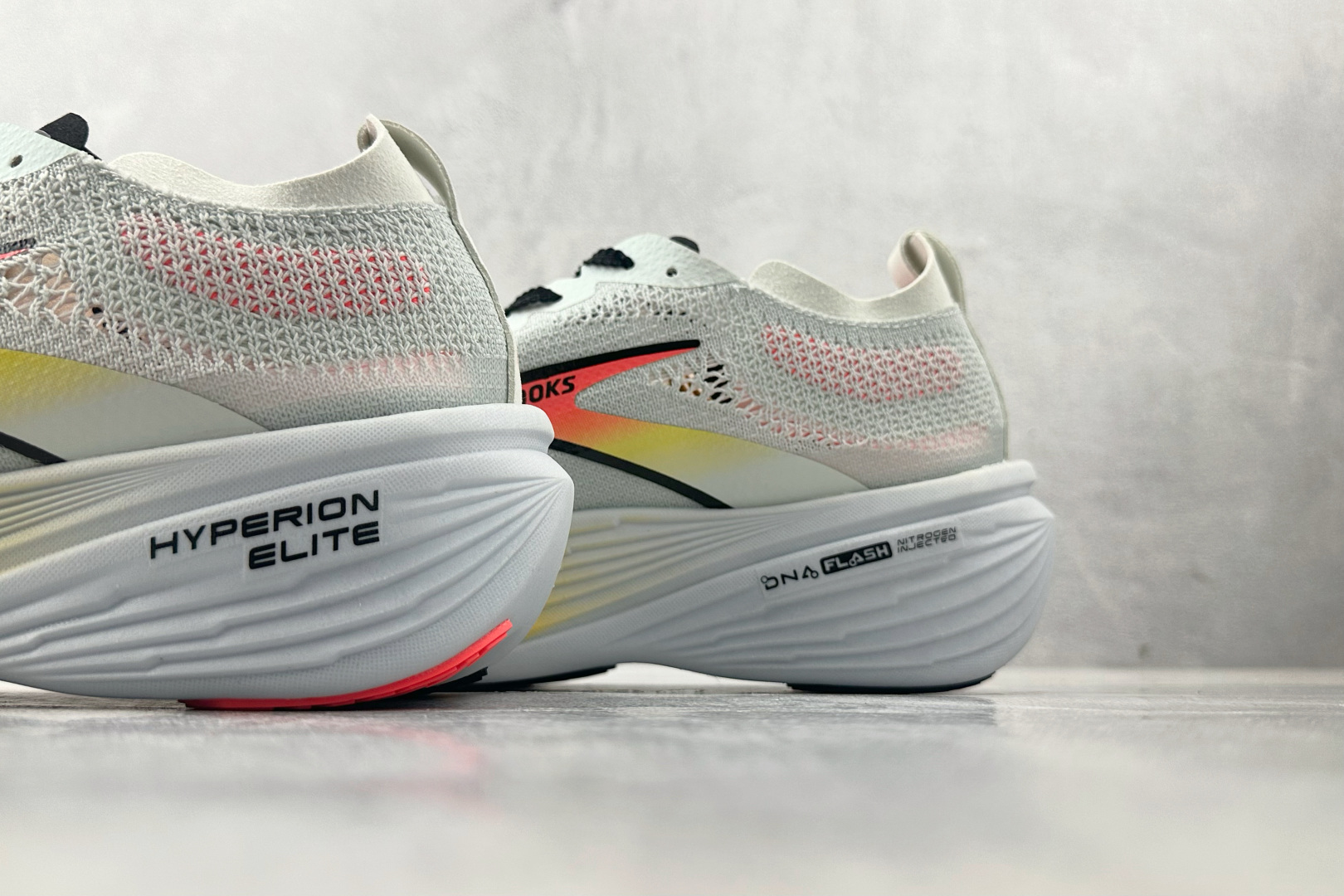 220 Brooks布鲁克斯 HyperiElite 灰橙色 龙卷风 4 1000461D488