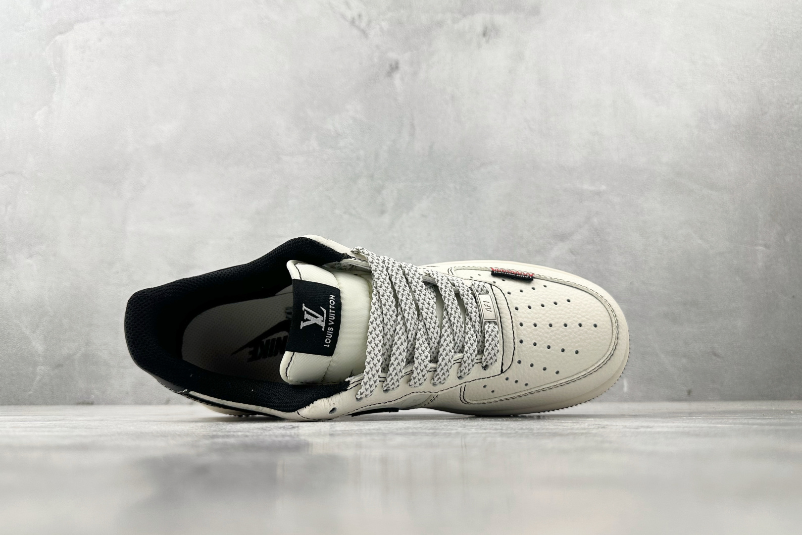 260 Nike Air Force 1'07 LV 联名 米白黑 CX5050-Y09
