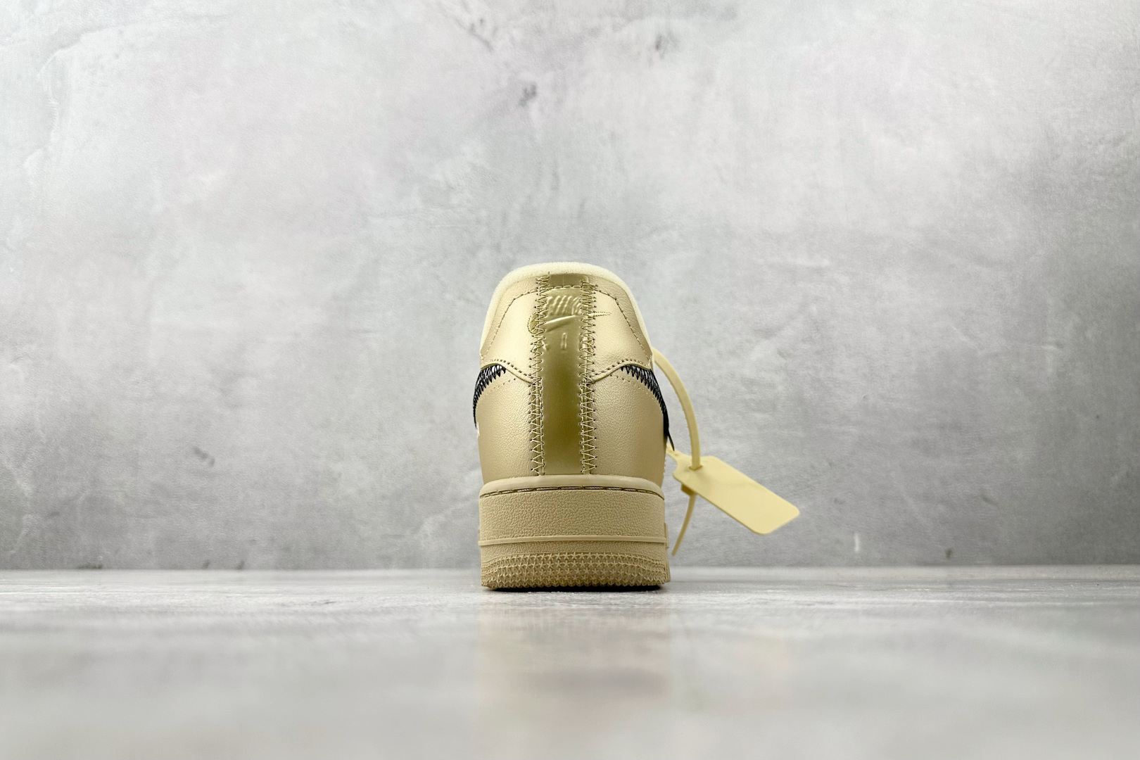 XC 本地💰250
OFF-WHITE x Nike Air Force 1 金色

货号：DX1419 900
尺码：40 40.5 41 42 42.5 43 44 44.5 45 46 46.5 47.5
编码：35