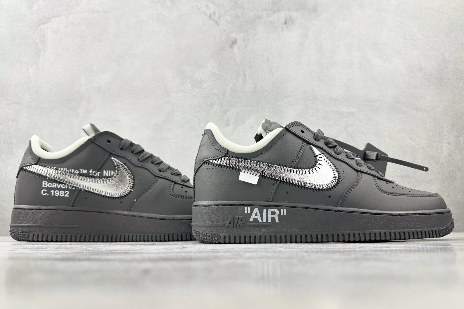 XC 本地💰250
OFF-WHITE x Nike Air Force 1 金色

货号：DX1419 500
尺码：40 40.5 41 42 42.5 43 44 44.5 45 46 46.5 47.5
编码：35