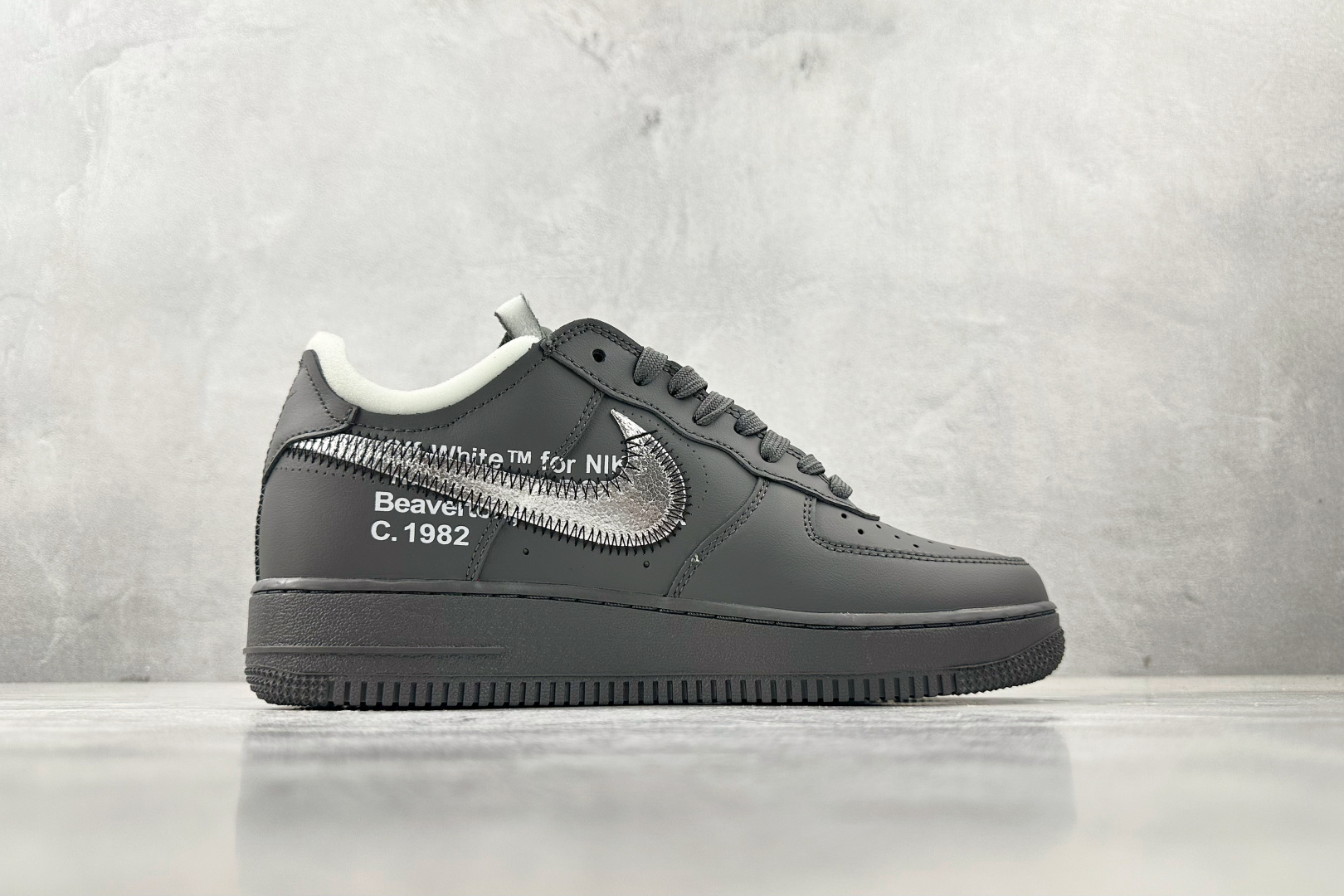 XC 本地💰250
OFF-WHITE x Nike Air Force 1 金色

货号：DX1419 500
尺码：40 40.5 41 42 42.5 43 44 44.5 45 46 46.5 47.5
编码：35