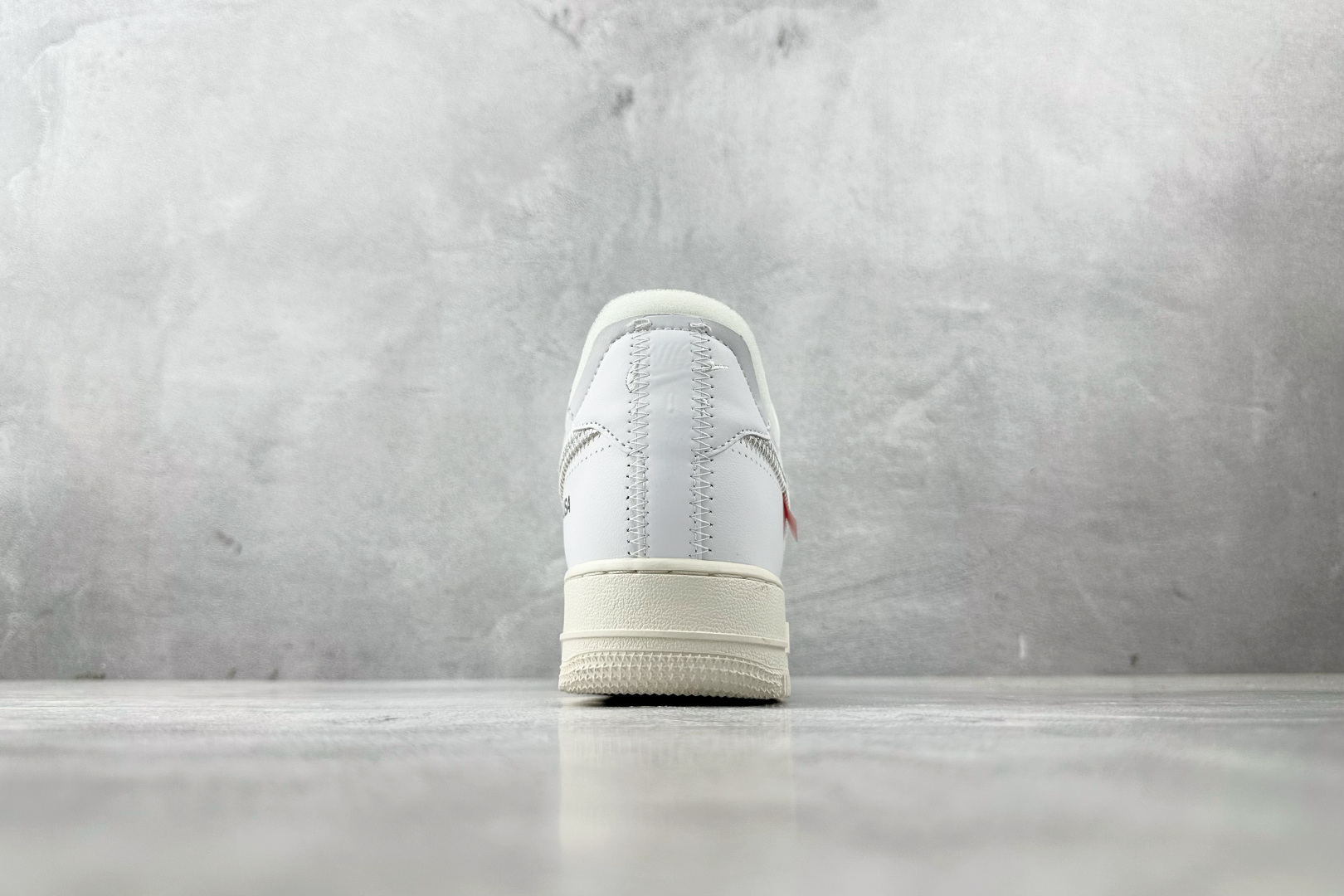 XC 本地💰250
Nike Air Force 1 Virgil Abloh Off-White (AF00) 白色

货号：AO4297-100
尺码：40 40.5 41 42 42.5 43 44 44.5 45 46 46.5 47.5
编码：35