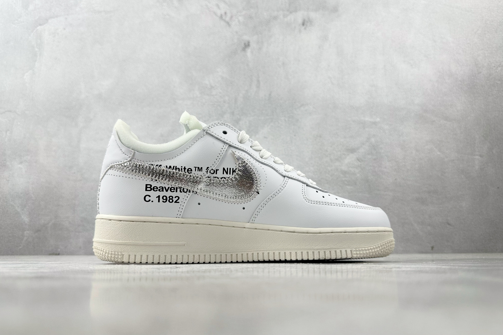 XC 本地💰250
Nike Air Force 1 Virgil Abloh Off-White (AF00) 白色

货号：AO4297-100
尺码：40 40.5 41 42 42.5 43 44 44.5 45 46 46.5 47.5
编码：35
