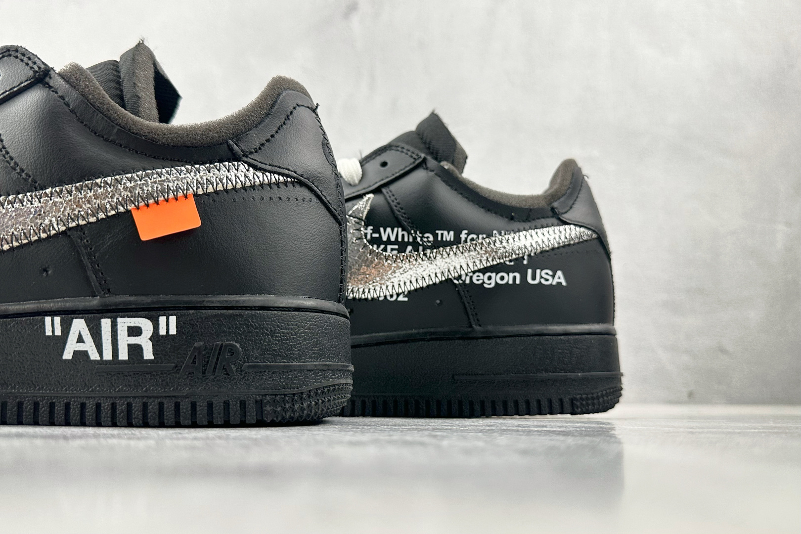 XC 本地💰250
OFF-WHITE x Nike Air Force 1 Virgil OW 联名 黑色

货号：AV5210-001
尺码：40 40.5 41 42 42.5 43 44 44.5 45 46 46.5 47.5
编码：35