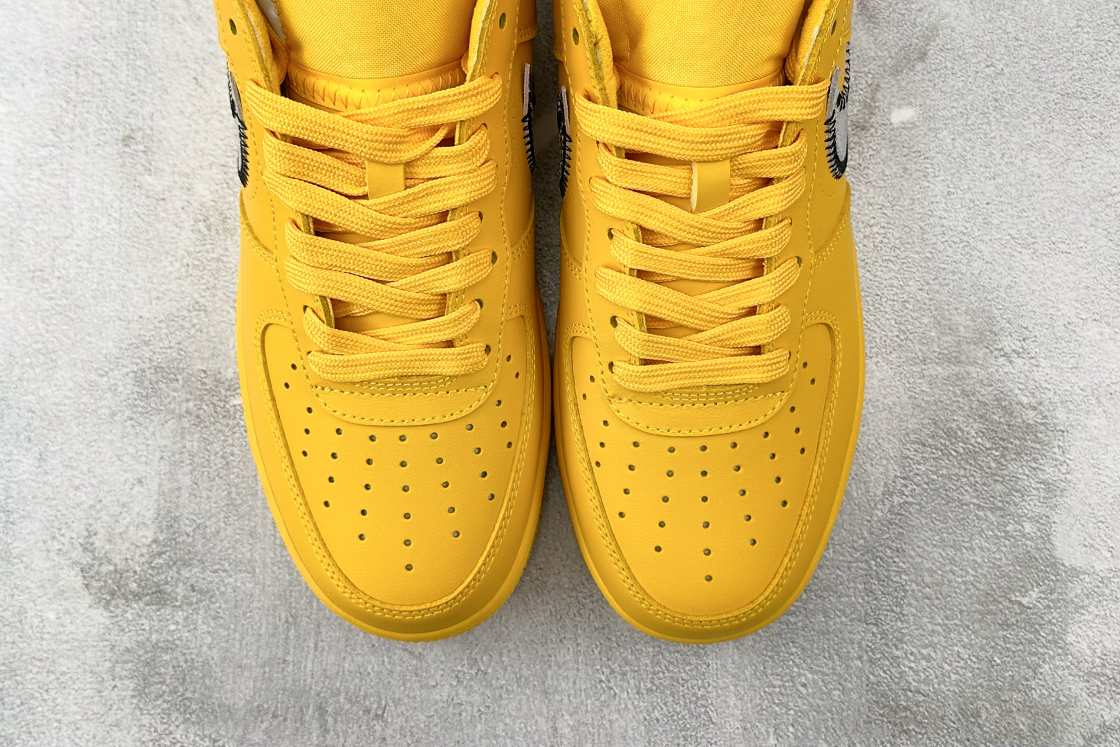 XC 本地💰250
OFF-WHITE x Nike Air Force 1 "Lemonade" 联名款 黄色

货号：DD1876-700
尺码：40 40.5 41 42 42.5 43 44 44.5 45 46 46.5 47.5
编码：35