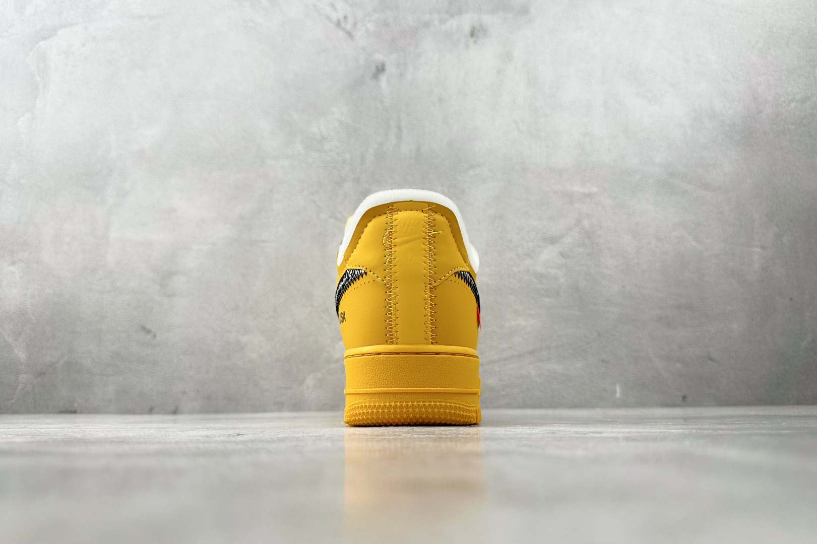 XC 本地💰250
OFF-WHITE x Nike Air Force 1 "Lemonade" 联名款 黄色

货号：DD1876-700
尺码：40 40.5 41 42 42.5 43 44 44.5 45 46 46.5 47.5
编码：35