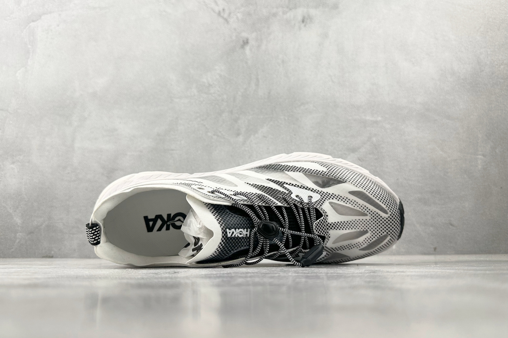 HK 本地💰210
平台专供 HOKA ONE ONE Mafate Speed 4 LITE 白黑

货号：1168971-WBLC
尺码：36 36.5 37.5 38 38.5 39 40 40.5 41 42 42.5 43 44 44.5 45 
编码：31