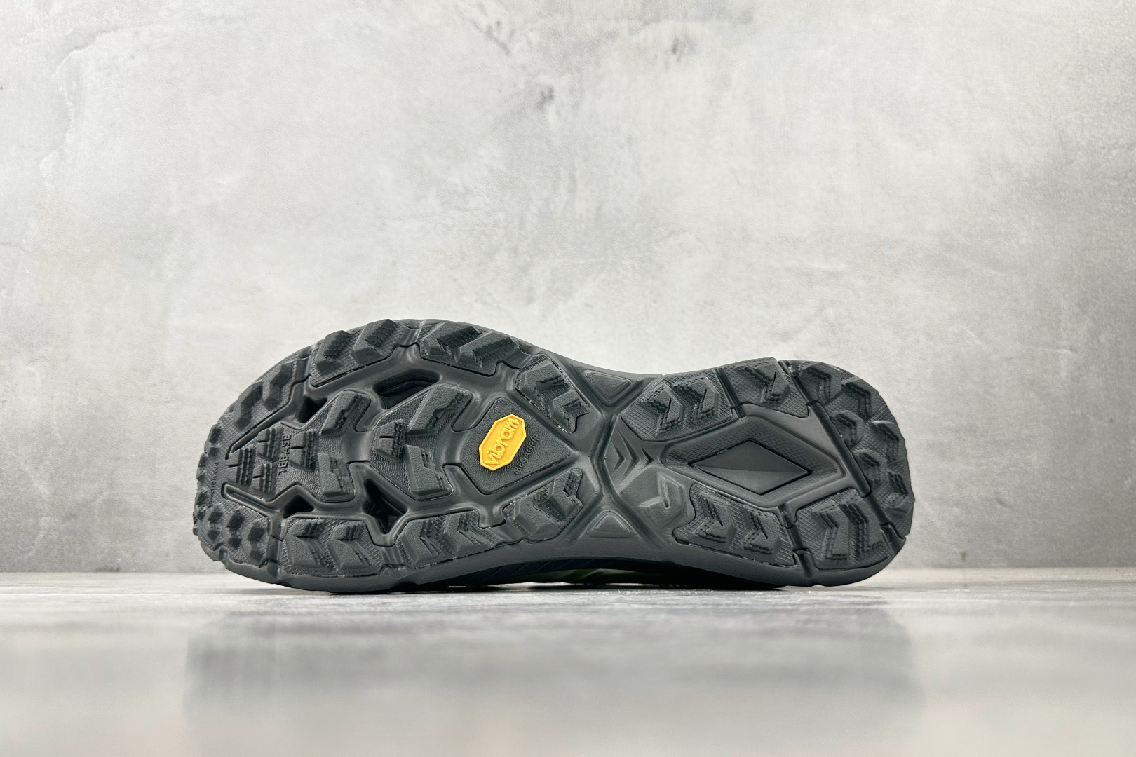 HK 本地💰210
平台专供 HOKA ONE ONE Mafate Speed 4 LITE 黑绿色

货号：1168450-LHC
尺码：36 36.5 37.5 38 38.5 39 40 40.5 41 42 42.5 43 44 44.5 45 
编码：31