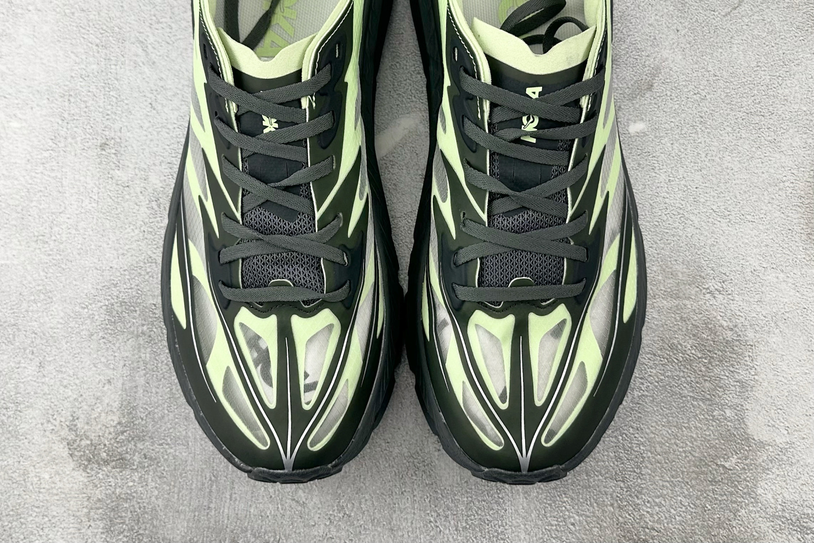 HK 本地💰210
平台专供 HOKA ONE ONE Mafate Speed 4 LITE 黑绿色

货号：1168450-LHC
尺码：36 36.5 37.5 38 38.5 39 40 40.5 41 42 42.5 43 44 44.5 45 
编码：31