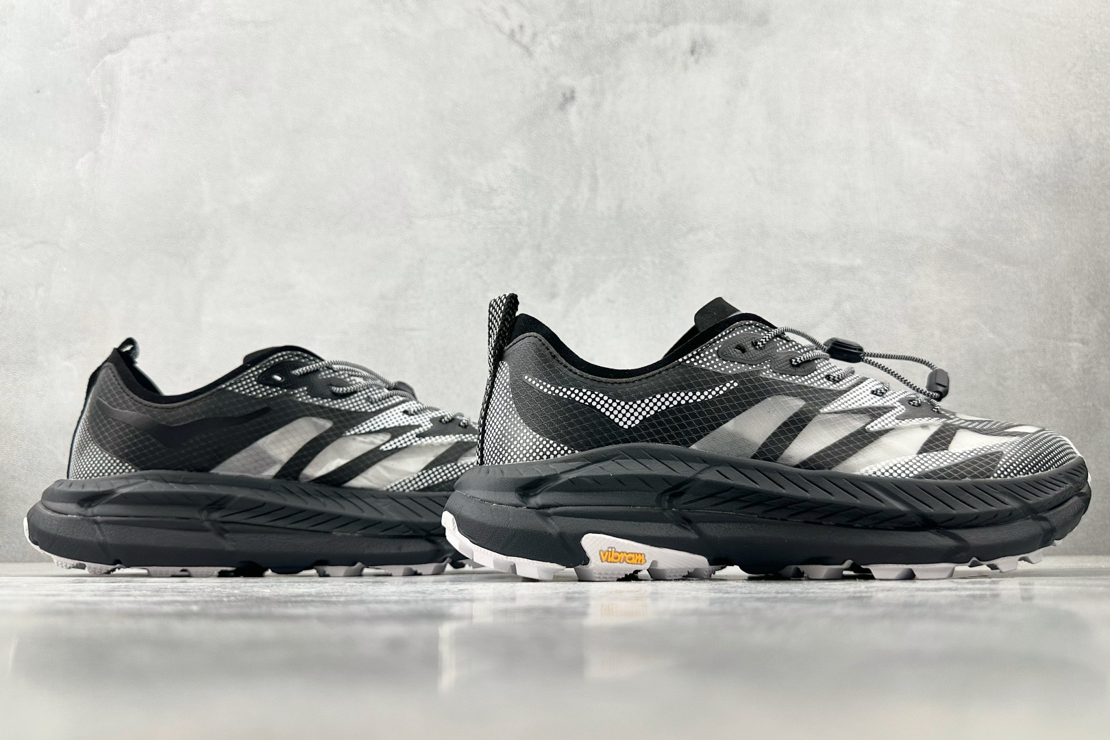 HK 本地💰210
平台专供 HOKA ONE ONE Mafate Speed 4 LITE 银黑

货号：1168971-BWHT
尺码：36 36.5 37.5 38 38.5 39 40 40.5 41 42 42.5 43 44 44.5 45 
编码：31
