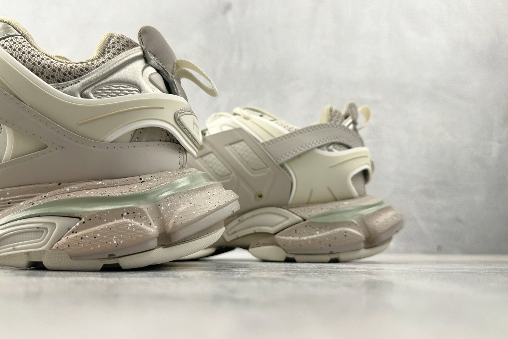 280 最强性价比 Balenciaga巴黎世家 Track 奶茶棕 542436W3FE49697