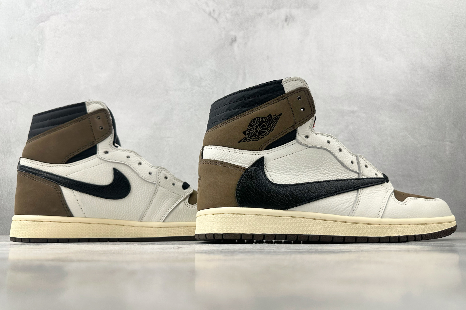 LW 
外贸专供  Travis Scott x Jordan Air Jordan 1 High Og