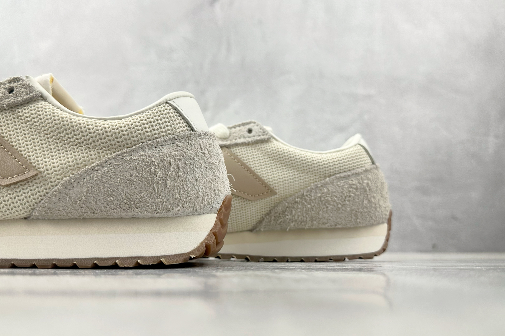 160 New Balance NB 471 米白色 U471KAA