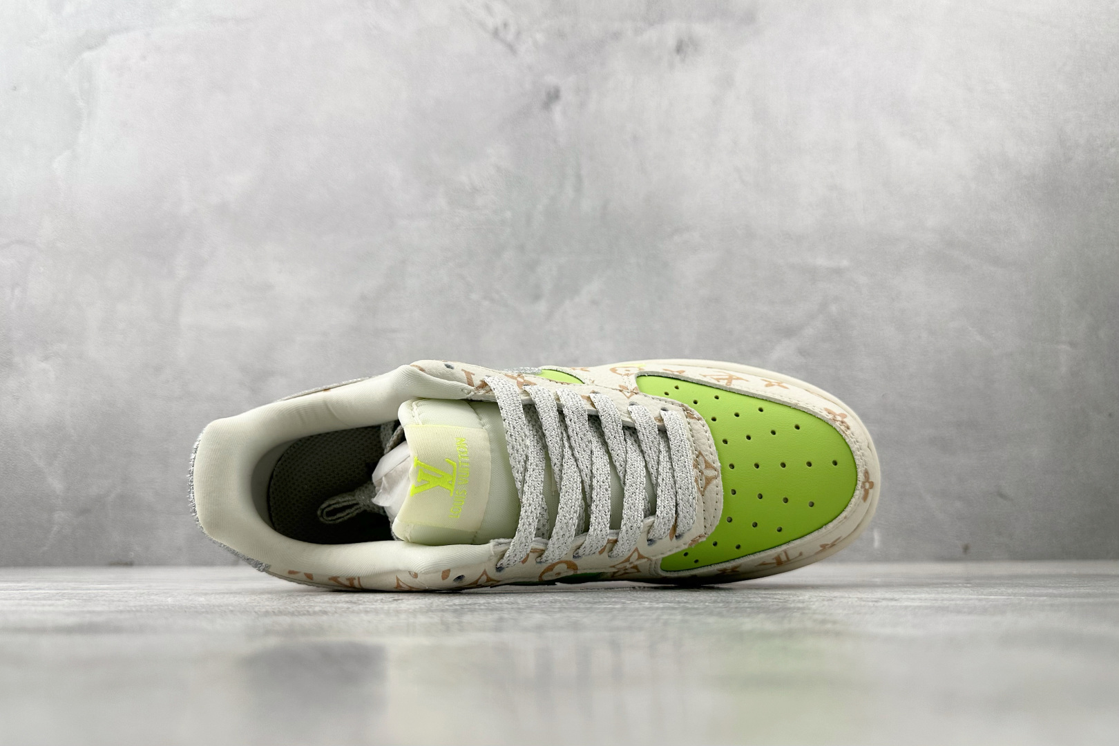 260 Nike Air Force 1 07 LV 米白绿 DF0188-079