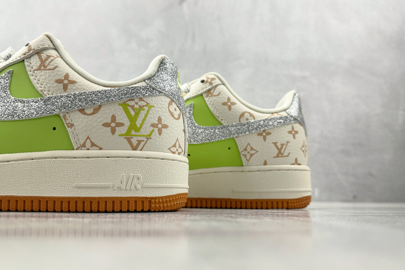 260 Nike Air Force 1 07 LV 米白绿 DF0188-079